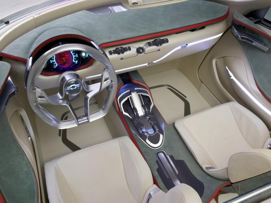  Chevrolet Volt Concept 2007 года  (фото 8 из 91)